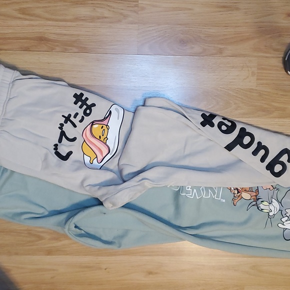 Sweatpants size small - Picture 3 of 3